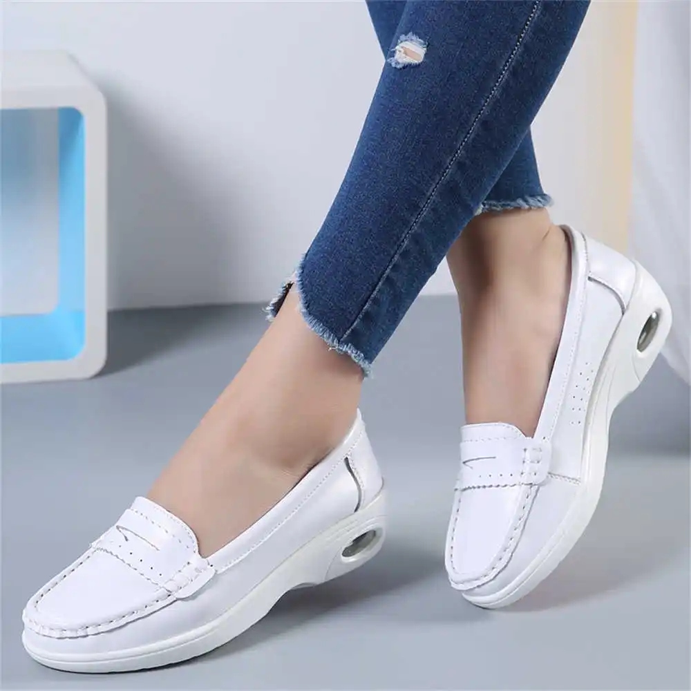 Thick Sole Slipon White Traine - مراجعة Tech Accessories Gifts For Men وسعره