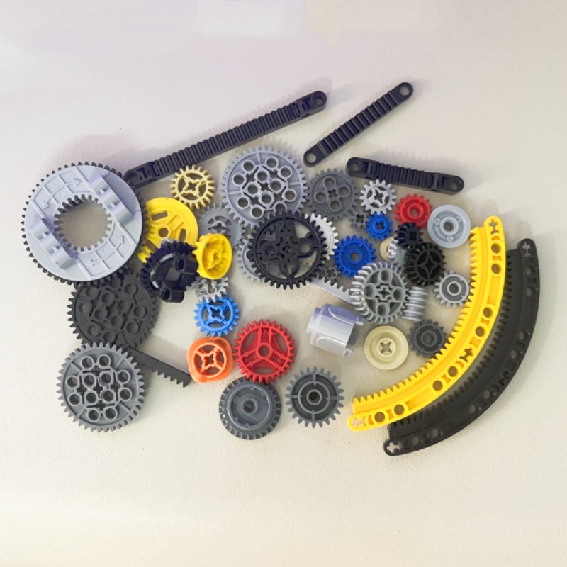 MOC Gear Series High-tech DIY  - مراجعة Tech Gear Accessories وسعره