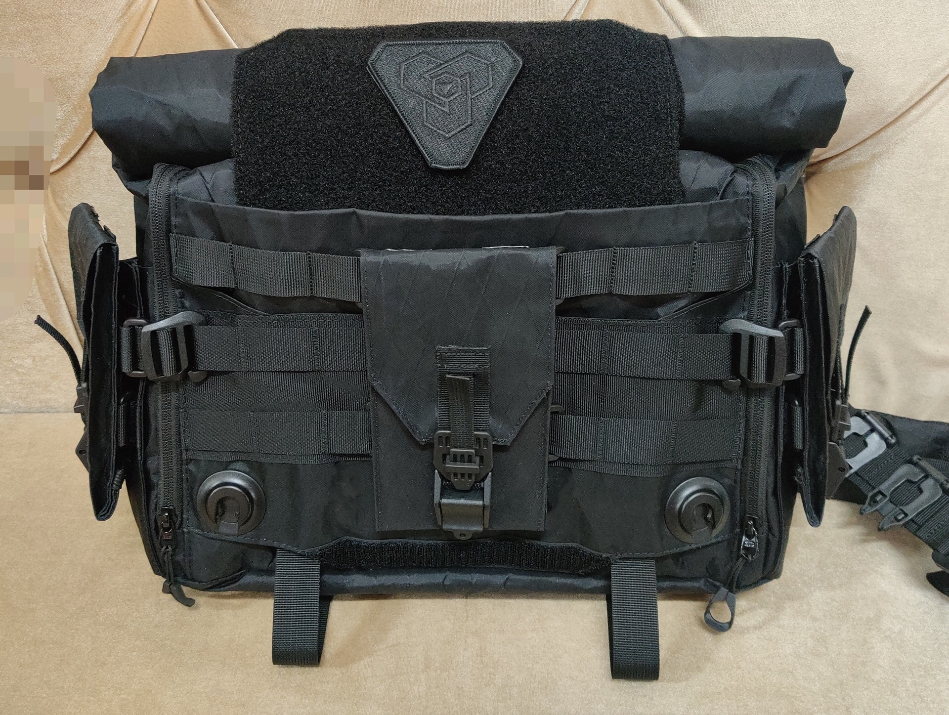 Baby carrier  Tech Wear Plasti - مراجعة Tech Accessories Industry وسعره