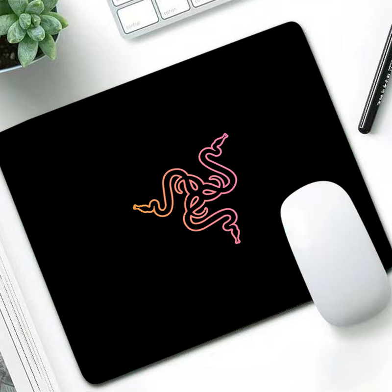 Razer Luxury Mouse Pad Anime G - مراجعة Tech Gaming Accessories وسعره